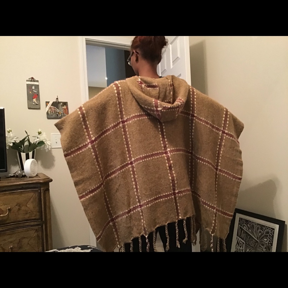 Ladies poncho - Picture 2 of 7